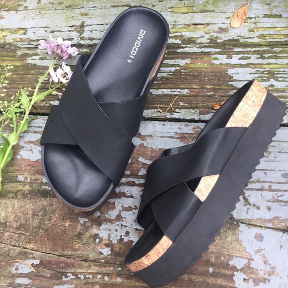 Divided Shoes - Chunky Platform Sandals